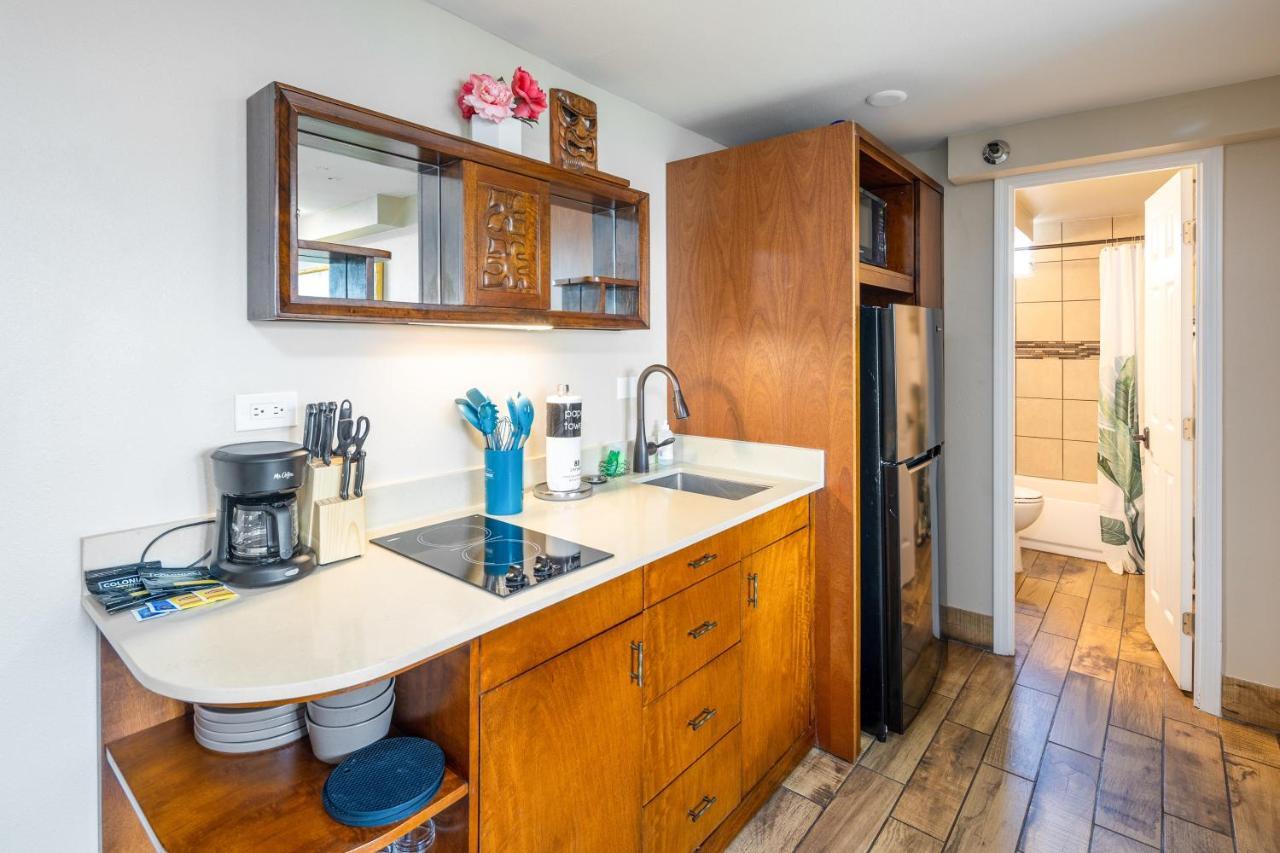 Gorgeous One Bedroom Bamboo Blocks From The Beach Гонолулу Екстер'єр фото