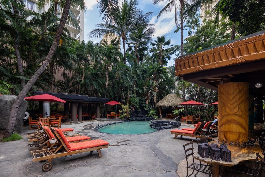 Gorgeous One Bedroom Bamboo Blocks From The Beach Гонолулу Екстер'єр фото