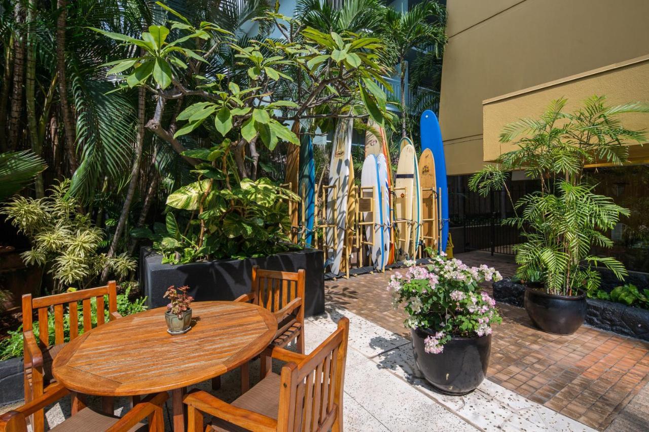 Gorgeous One Bedroom Bamboo Blocks From The Beach Гонолулу Екстер'єр фото